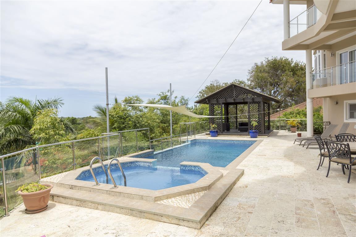 Luxury Villa for Sale in an Exclusive Gated Community - Sosua - Miniatura 2